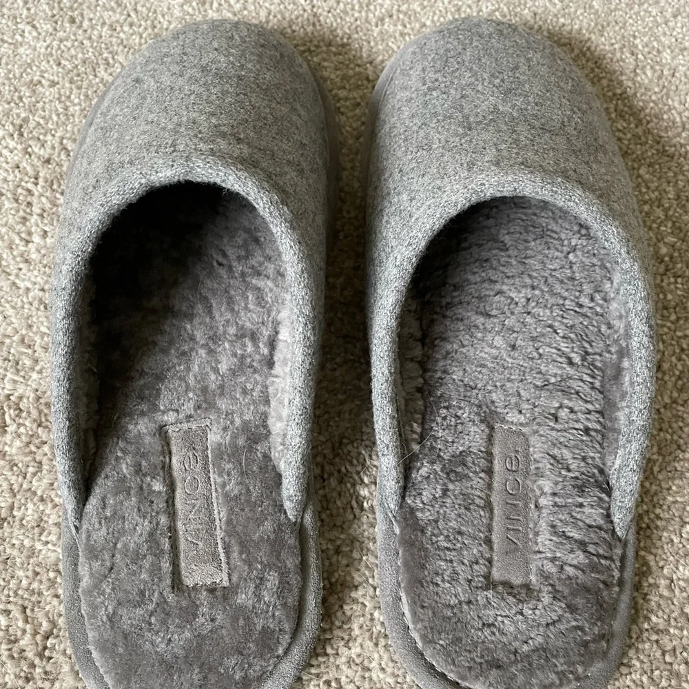 NIB Vince Hampton wool slippers - Picture 3 of 4